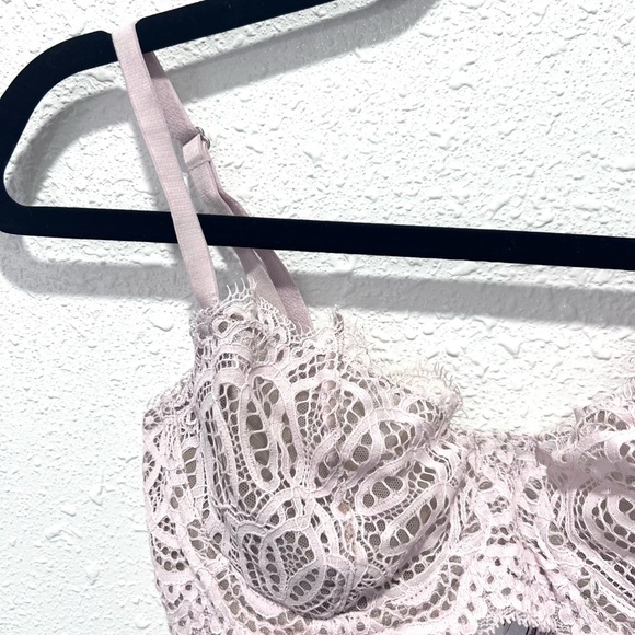 Victoria's Secret underwire balconette Delicate Lace Bra in Soft Pink 32D - Picture 9 of 10